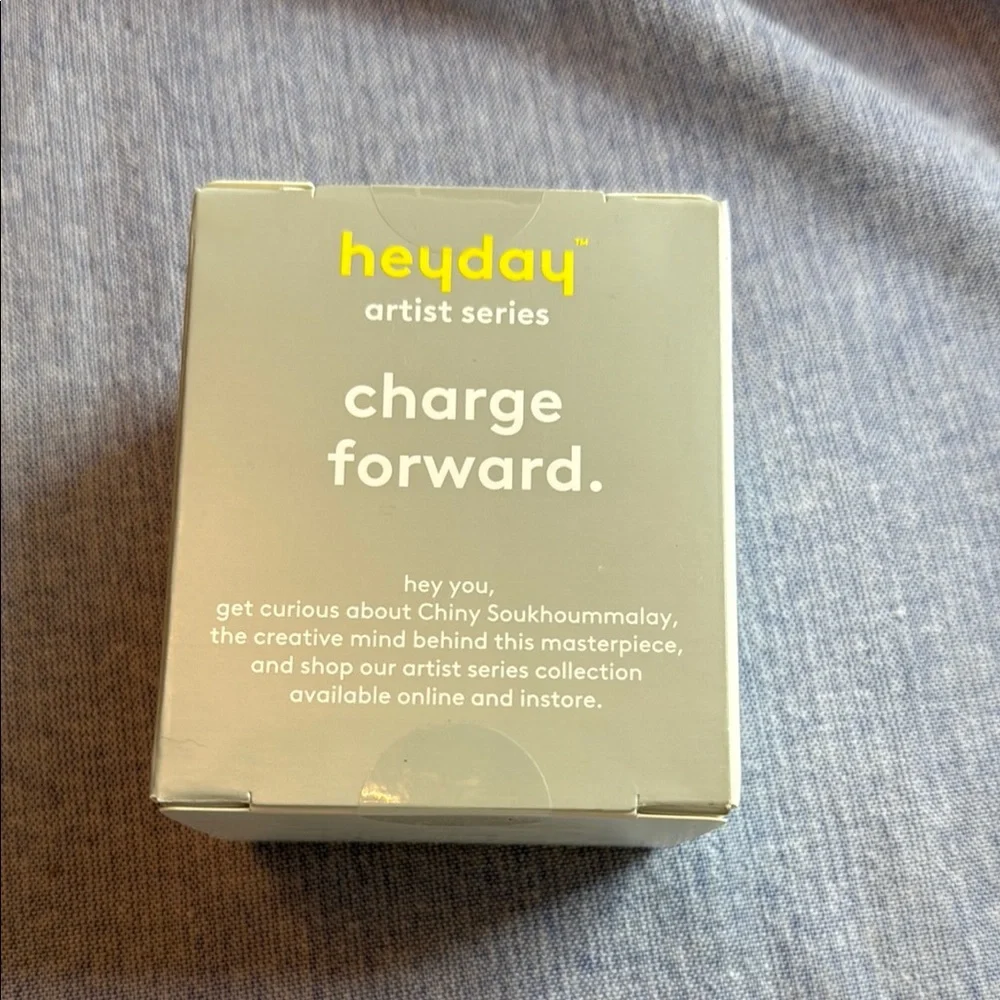 heyday Artist Series Charger - Gray